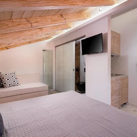 Lena Apartment *